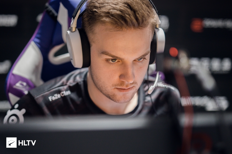 Kanavi：Xun说要证明自己是最强打野，是很久没跟我打了才这样说